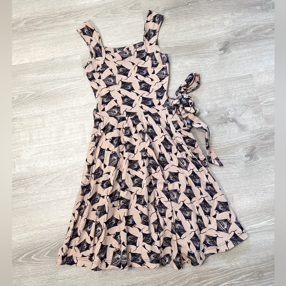 Elegant Black and Cream Patterned Dress